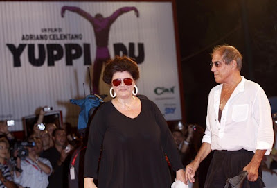 Yuppi Du - Adriano Celentano e Claudia Mori sul red carpet della Mostra di Venezia