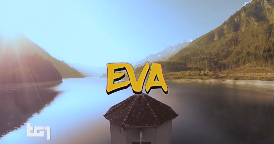 immagine tratta dal videoclip ufficiale del brano "Eva" di Mina e Celentano