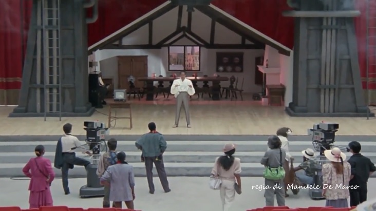 immagine tratta della riprese del film "Joan Lui - Ma un giorno nel paese arrivo io di lunedì" (1985) di Adriano Celentano