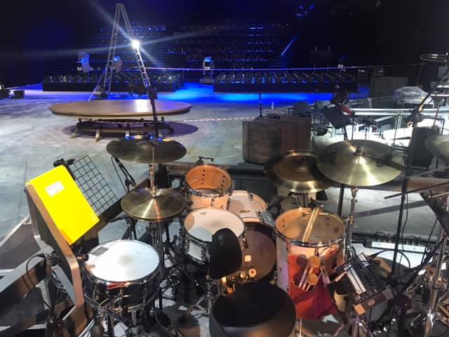 la batteria di Gianni Dall'Aglio sul set di "AdrianO", il nuovo show di Adriano Celentano